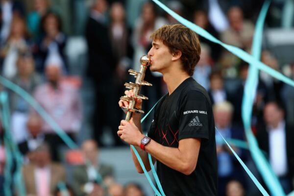 势冲击篮下 势冲击篮下